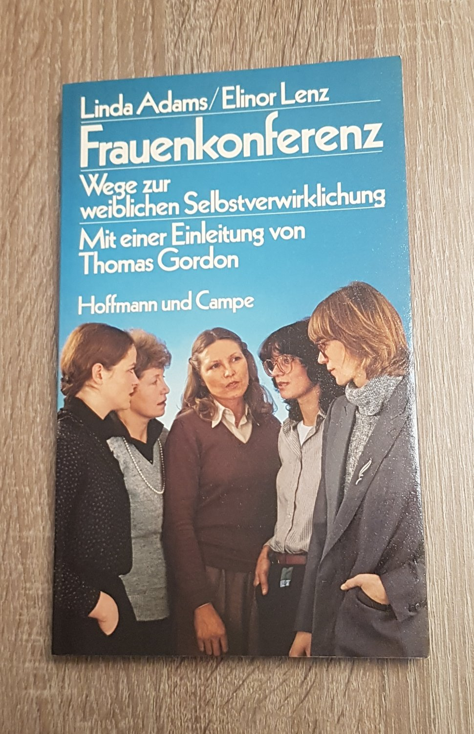 Linda Adams, Elinor Lenz