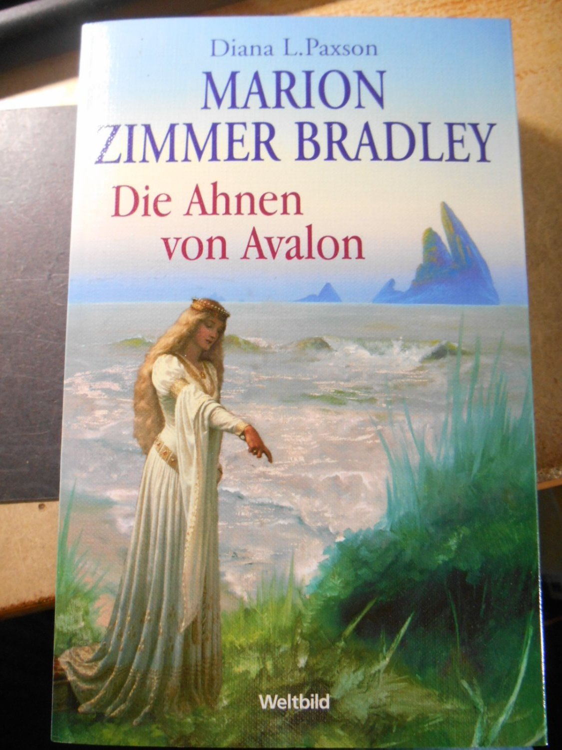 Diana L. Paxson, Marion Zimmer Bradley