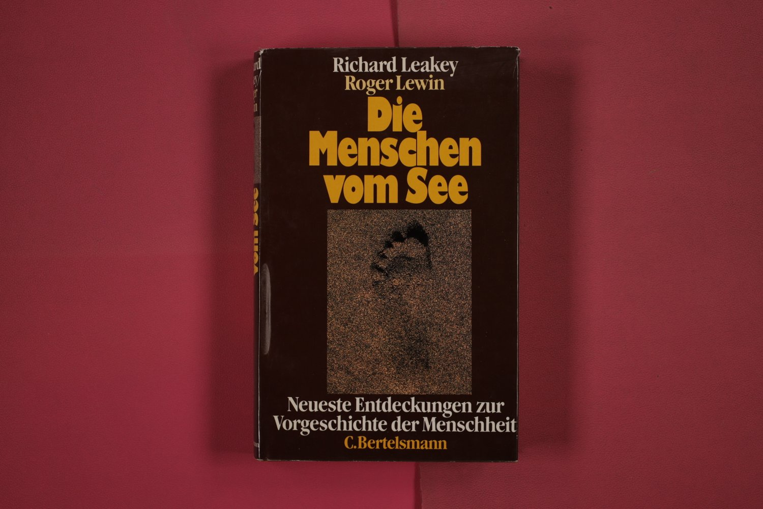 Richard Leakey, Roger Lewin
